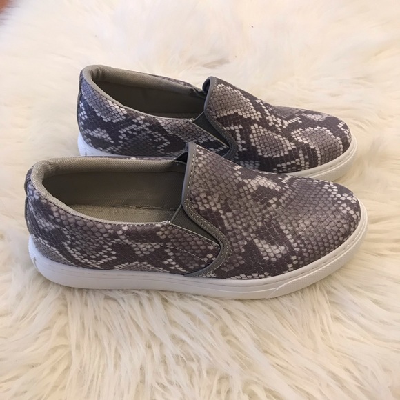 •LAST 1• Blair Snakeskin Slip Ons - Picture 5 of 8